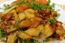 Ếch rang muối 